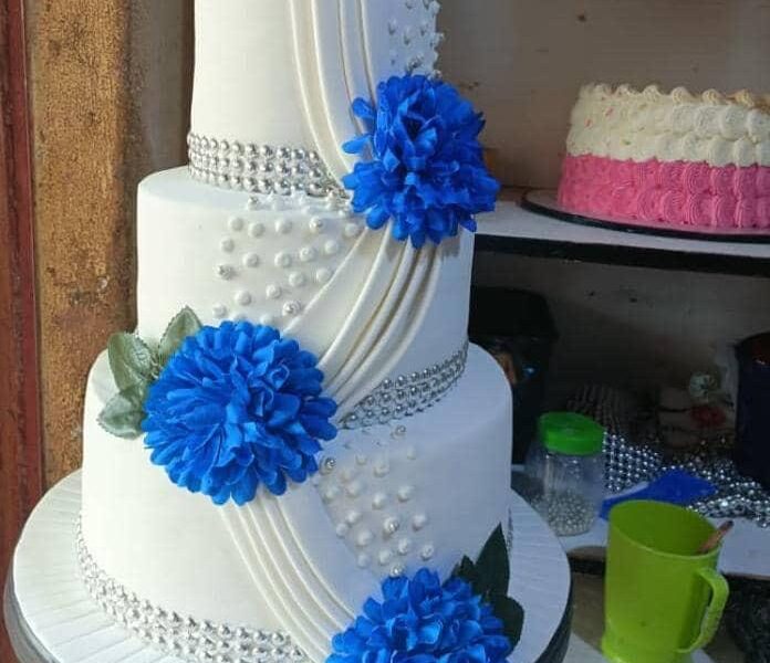 Wedding cake, anniversaries and introduction cakes
